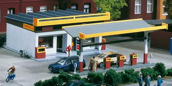 lagerxBensinstation, AUHAGEN