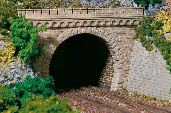 lagerx2 Tunnelportaler, AUHAGEN