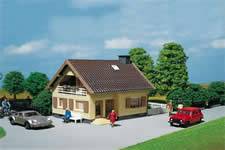 lagerxMindre villa, Faller