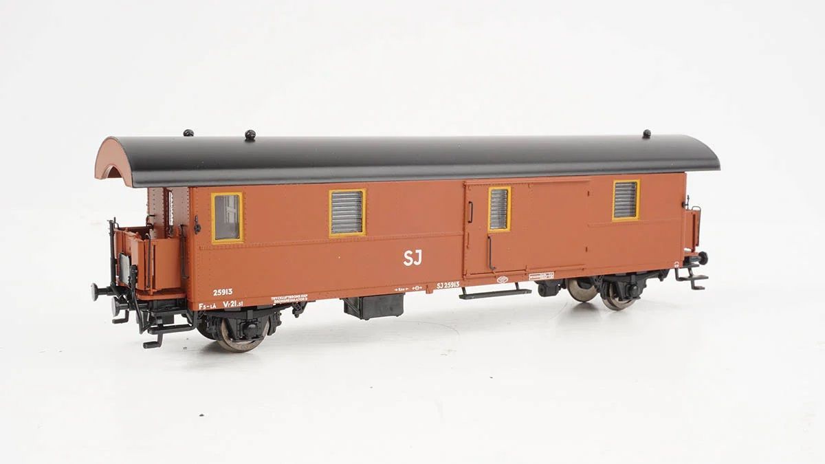 lagerABResgodsvagn F5 1945-1965, Heljan Lok